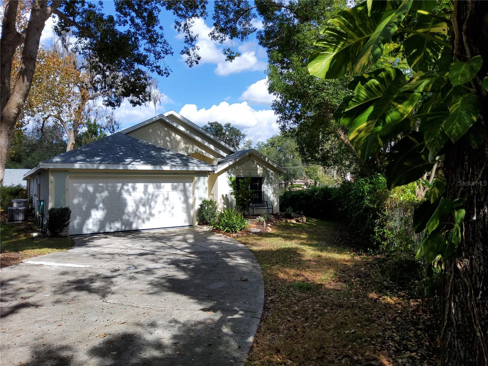 Very nice home on quiet street in beautiful Magnolia Oaks!  End of the block.  No neighbors on one side or across the street!  Walk into a large great room with vaulted ceilings and a roomy feel.  Beautiful Kitchen with granite counters and lots of space.  Stainless steel appliances.  Beautiful owner's suite with walk-in closet and bath with shower, garden tub with window and gorgeous glass vanity countertop.  Inside utility room.  Large 22 x 15 screened porch in back.  Very well kept.  Home has been completely replumbed. Newer roof (2017).  This home has front views of wooded area and has a pleasant garden in in front of house.  Back yard has wood privacy fence so you can enjoy your quiet time.  Quiet neighborhood, but close to everything. Several parks nearby including Rock Springs and Wekiva Springs State Park.  Easy drive to downtown Orlando or to neighboring towns like Mt. Dora.  Easy access to 441, 414, 429 and Interstate 4.  Bring your offer!