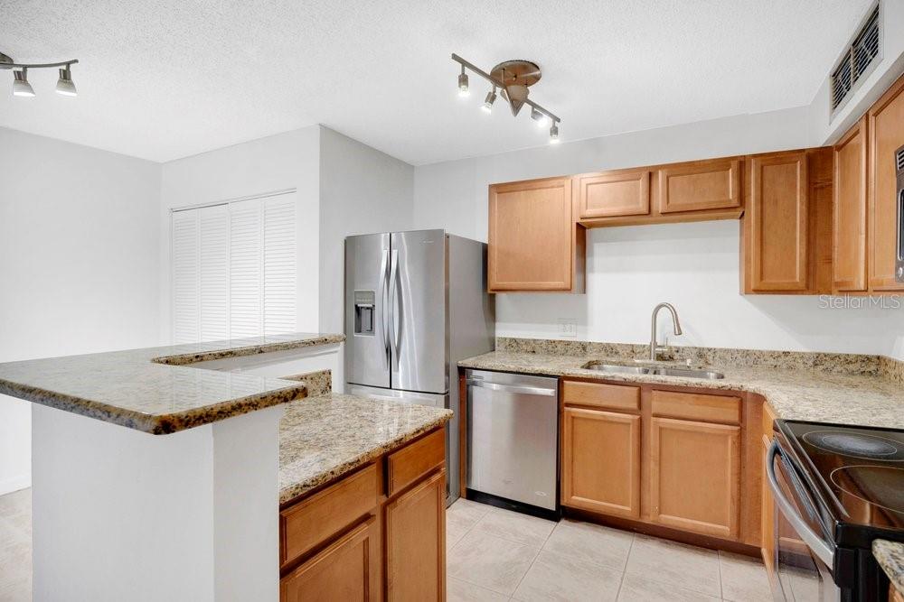 LAKEWOOD PARK A CONDO - Residential
