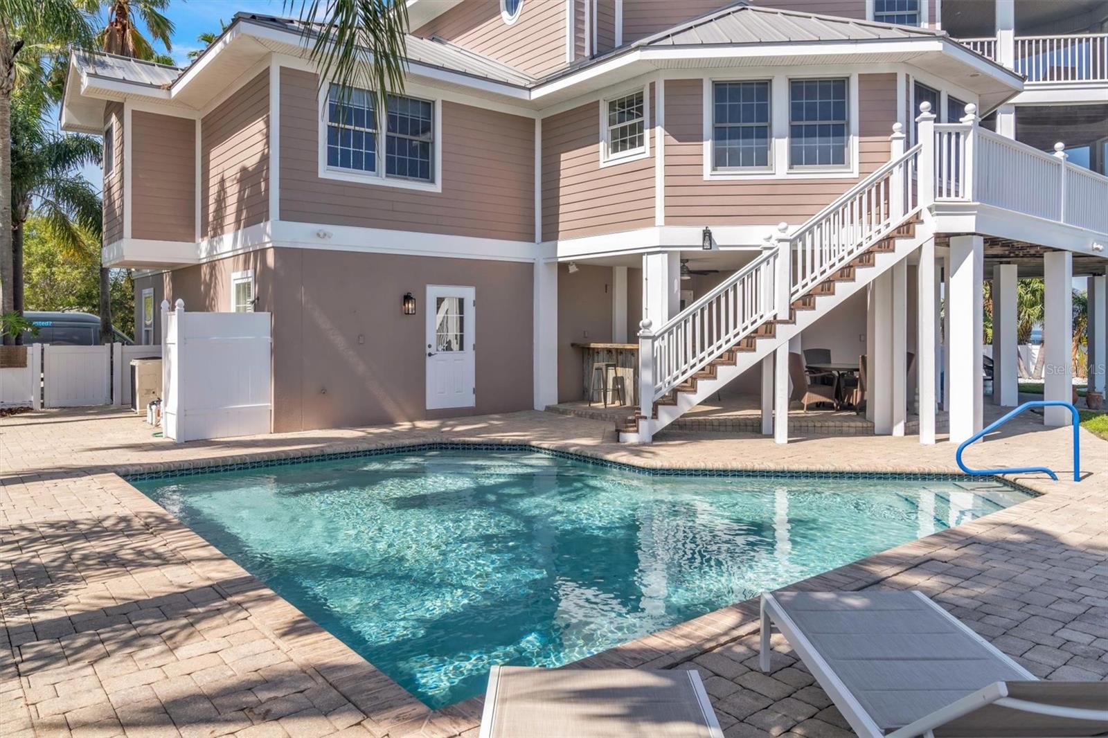 HOLMES BEACH 12TH UNIT - Residential