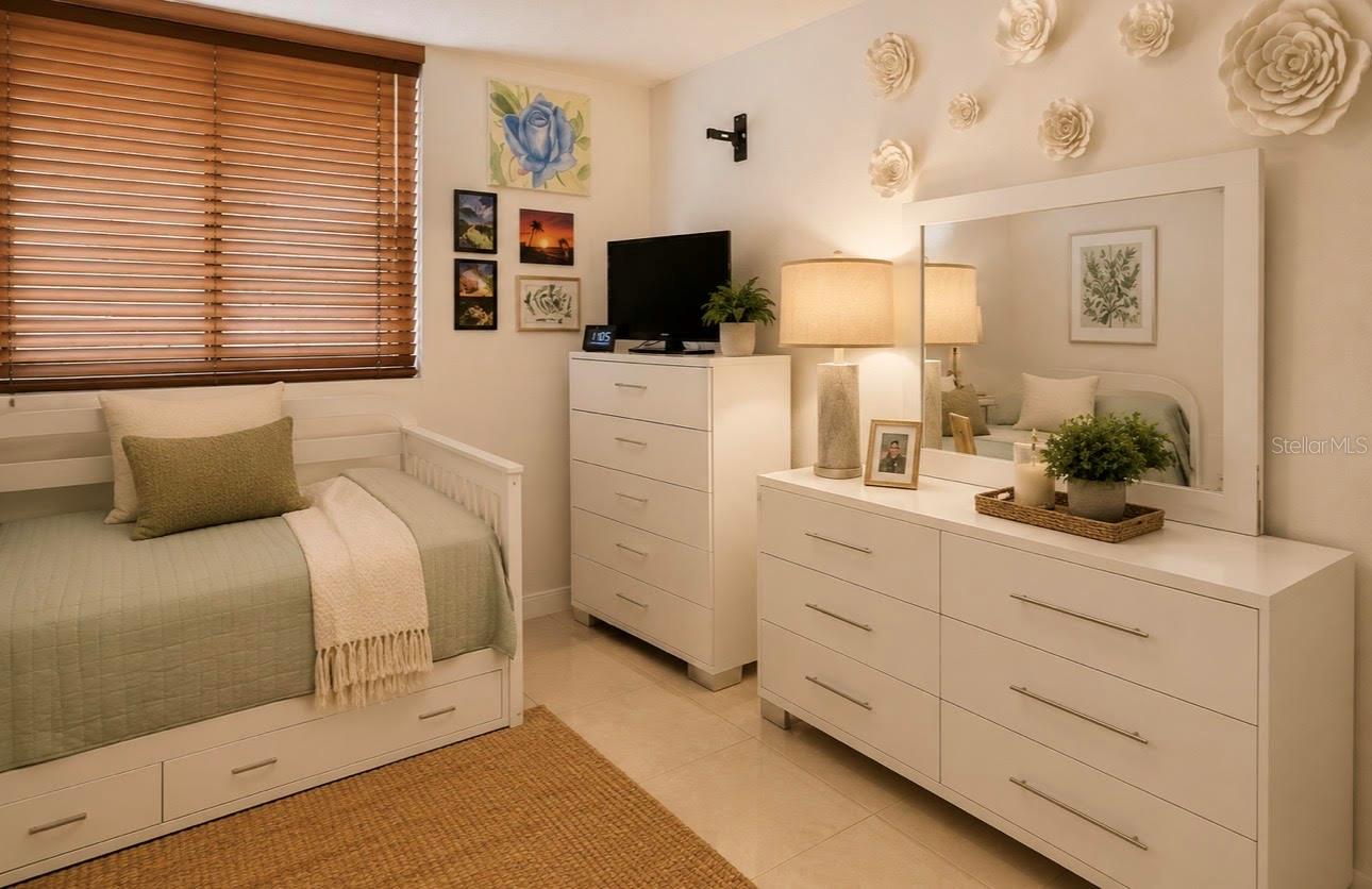 KING CREST CONDO - Residential