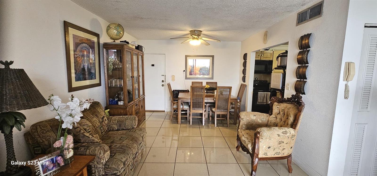 KING CREST CONDO - Residential