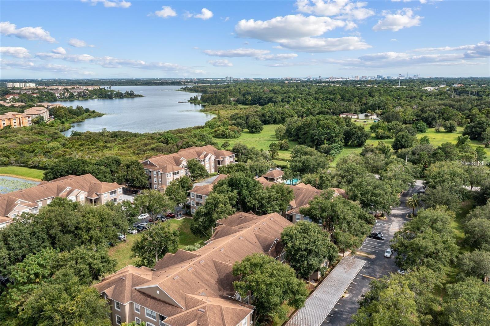 CRESTVIEW CONDO PH 01 - Residential Lease