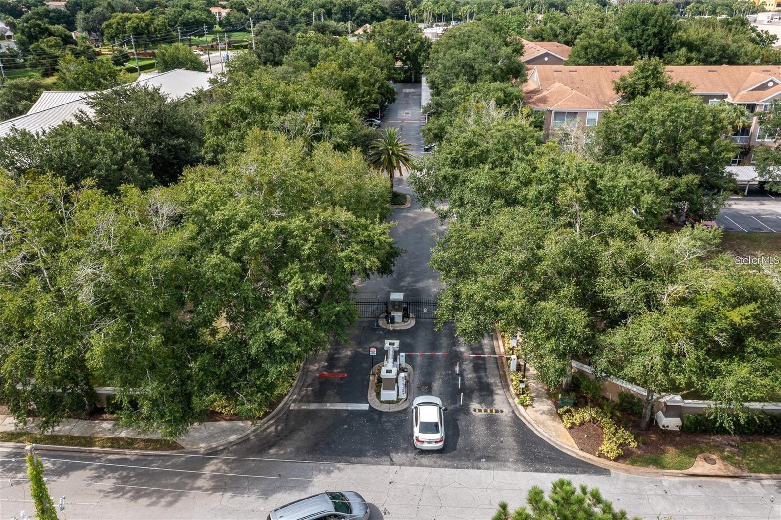 CRESTVIEW CONDO PH 01 - Residential Lease