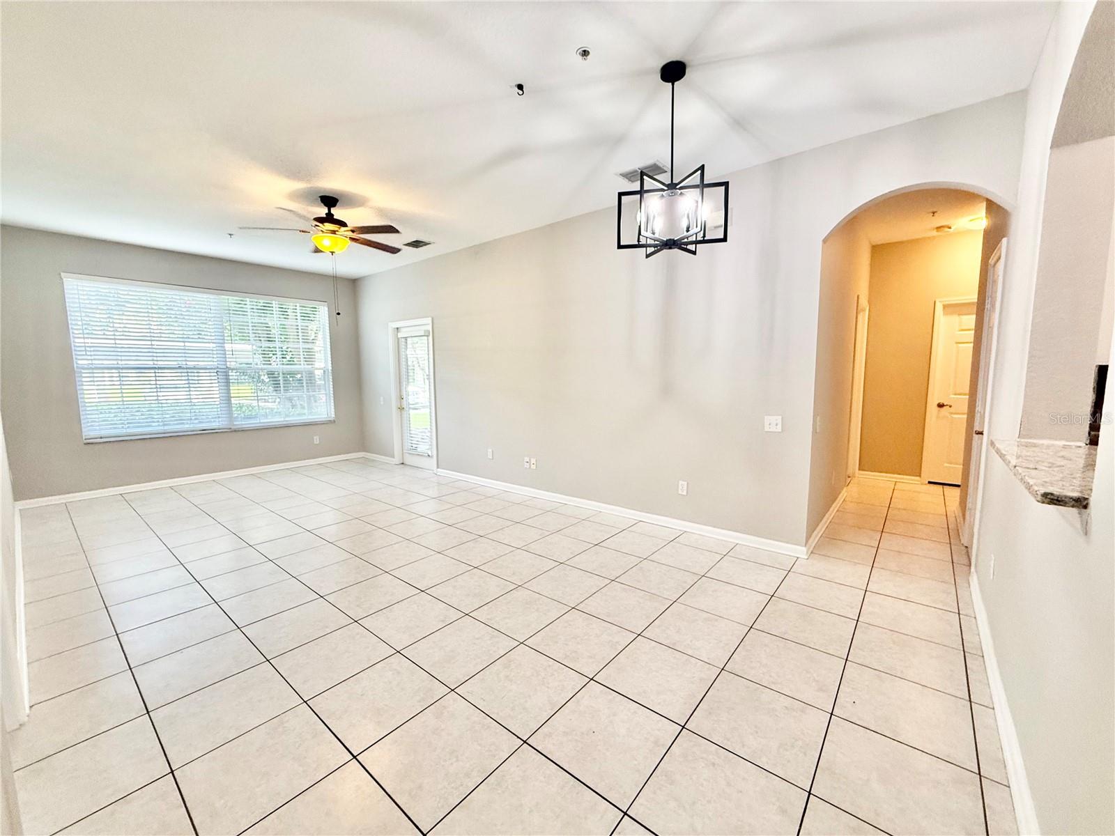 CRESTVIEW CONDO PH 01 - Residential Lease