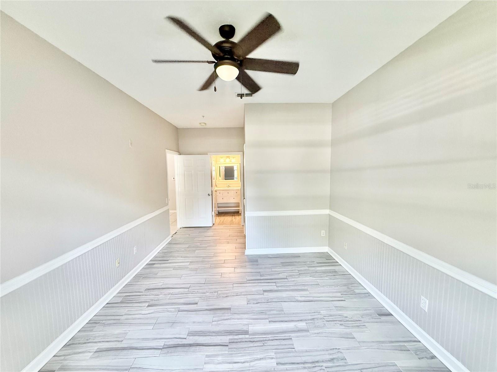 CRESTVIEW CONDO PH 01 - Residential Lease