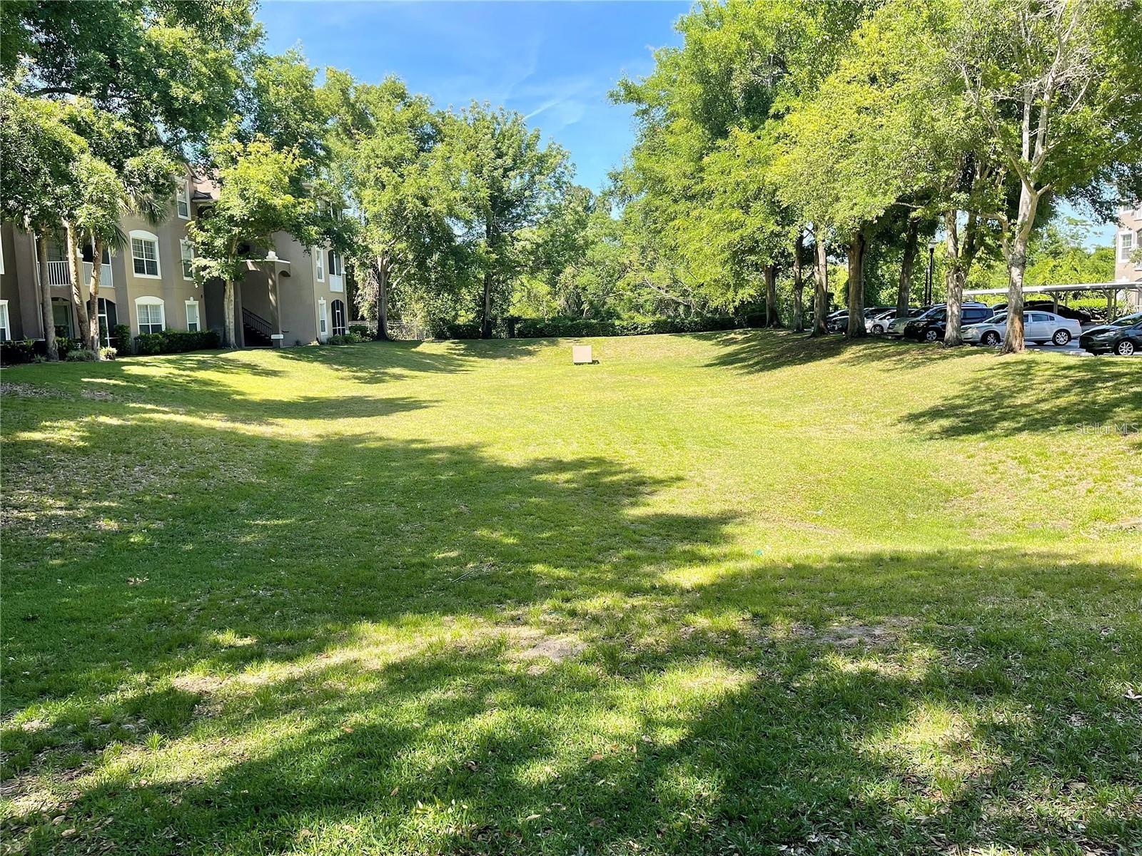 CRESTVIEW CONDO PH 01 - Residential Lease