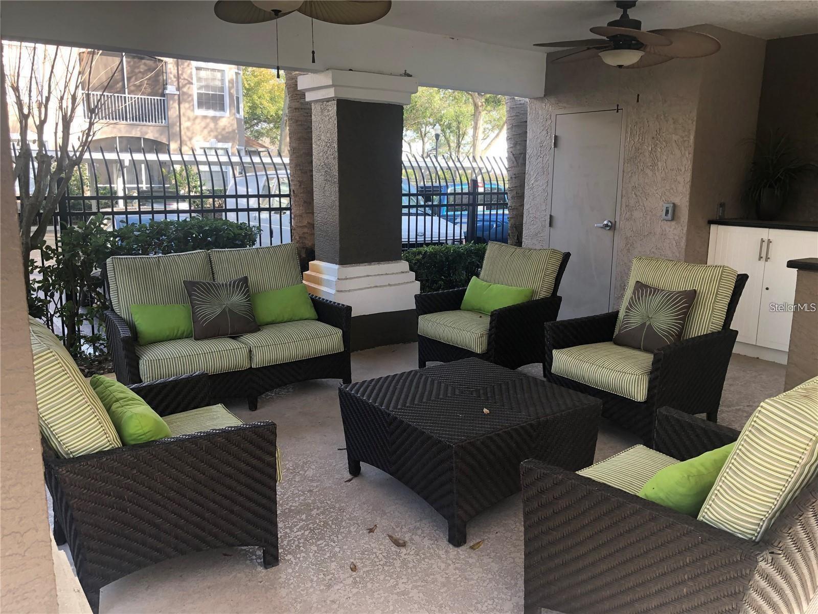 CRESTVIEW CONDO PH 01 - Residential Lease