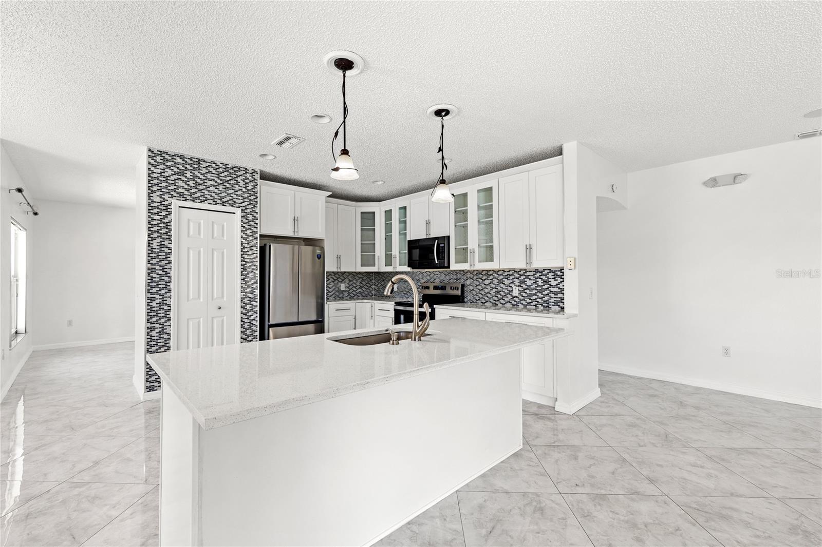 CALLA LILY COVE AT CRESCENT LAKE - Residential