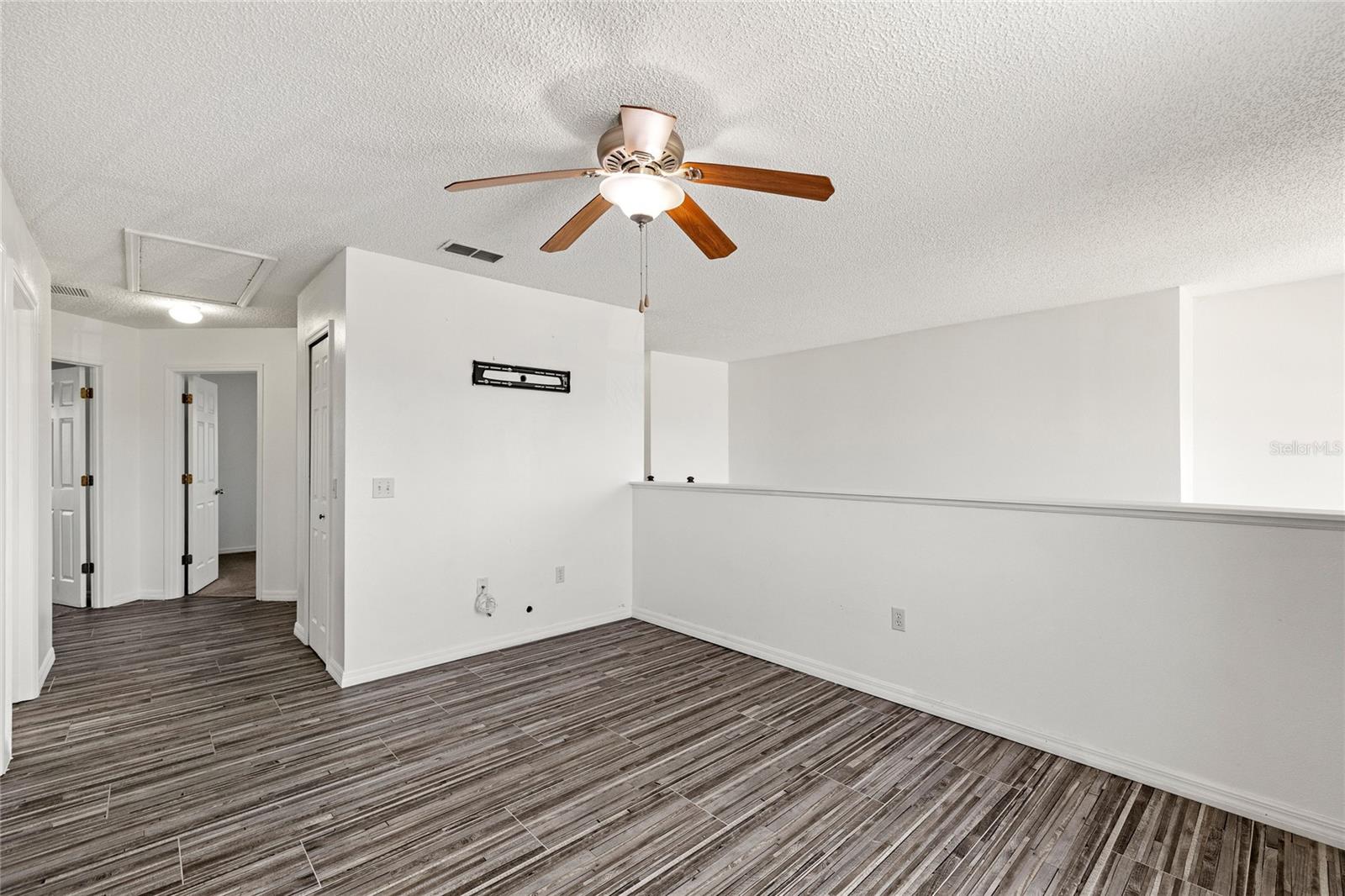 CALLA LILY COVE AT CRESCENT LAKE - Residential