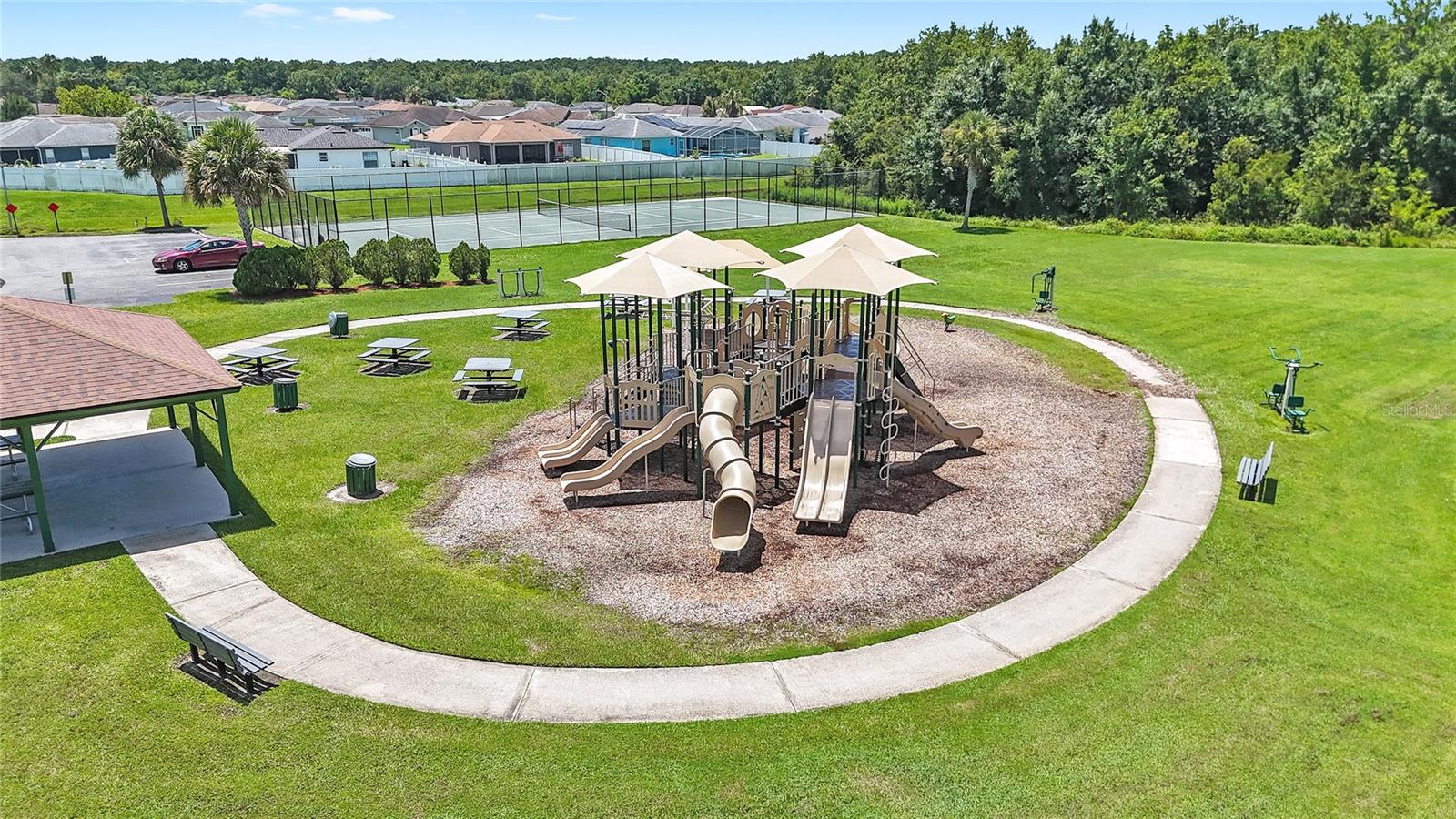 CALLA LILY COVE AT CRESCENT LAKE - Residential