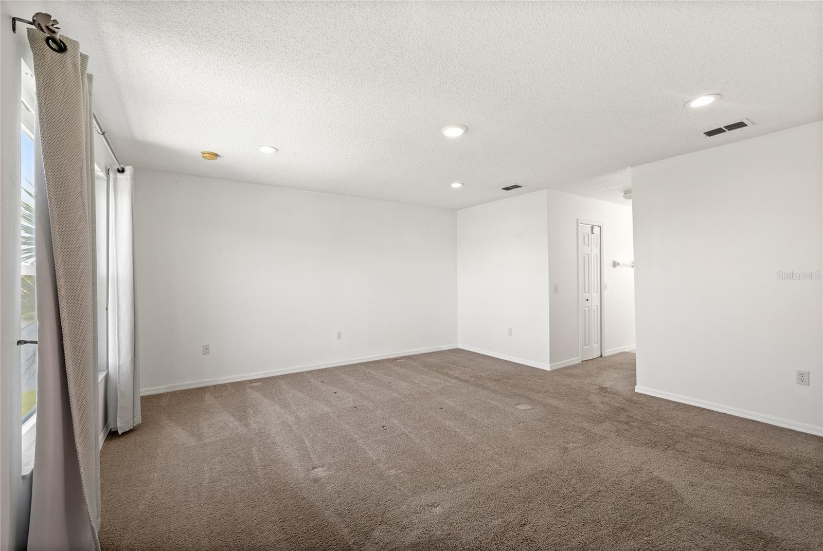 CALLA LILY COVE AT CRESCENT LAKE - Residential