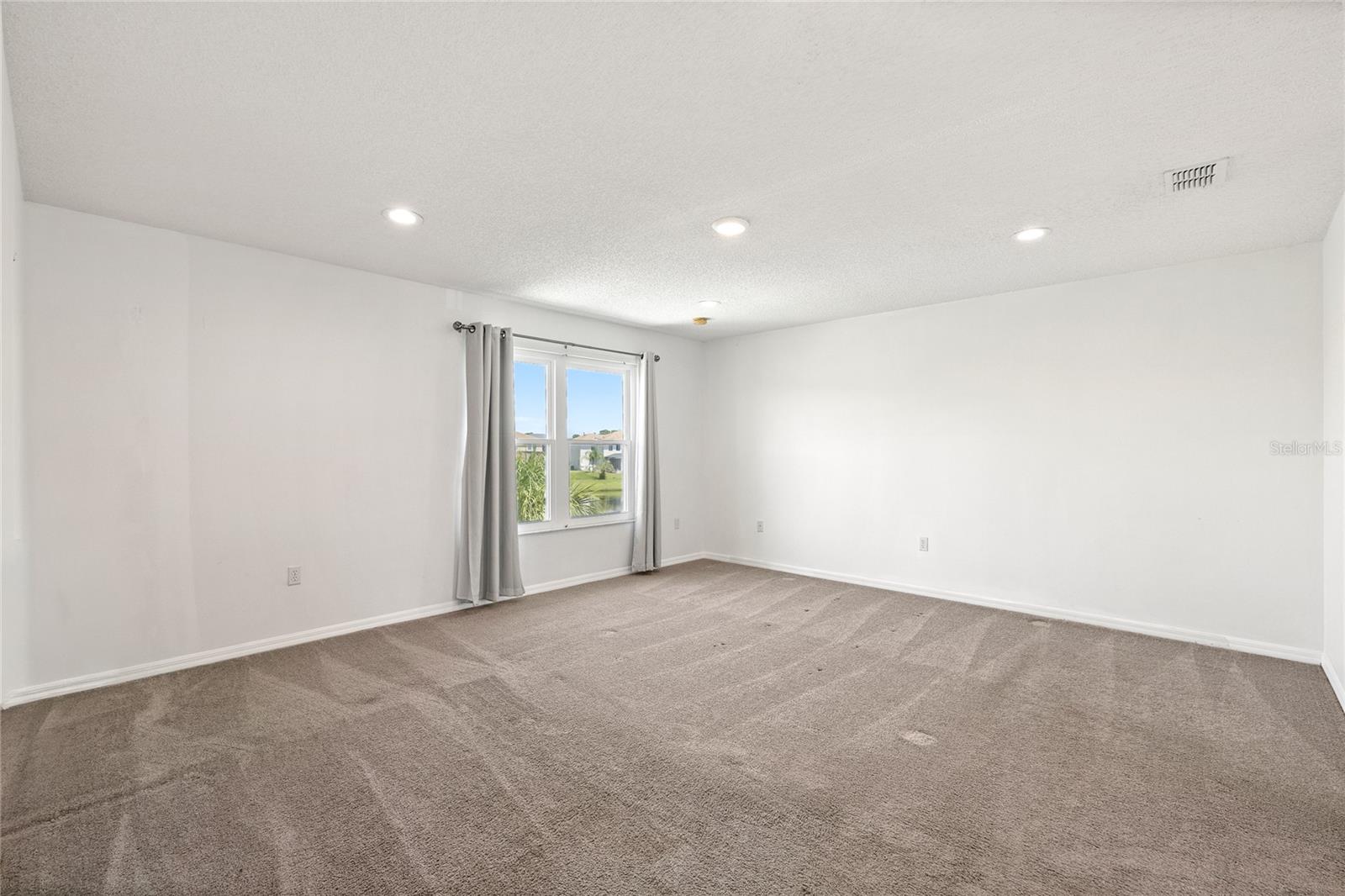 CALLA LILY COVE AT CRESCENT LAKE - Residential