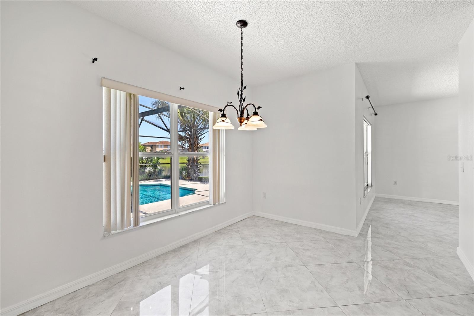 CALLA LILY COVE AT CRESCENT LAKE - Residential