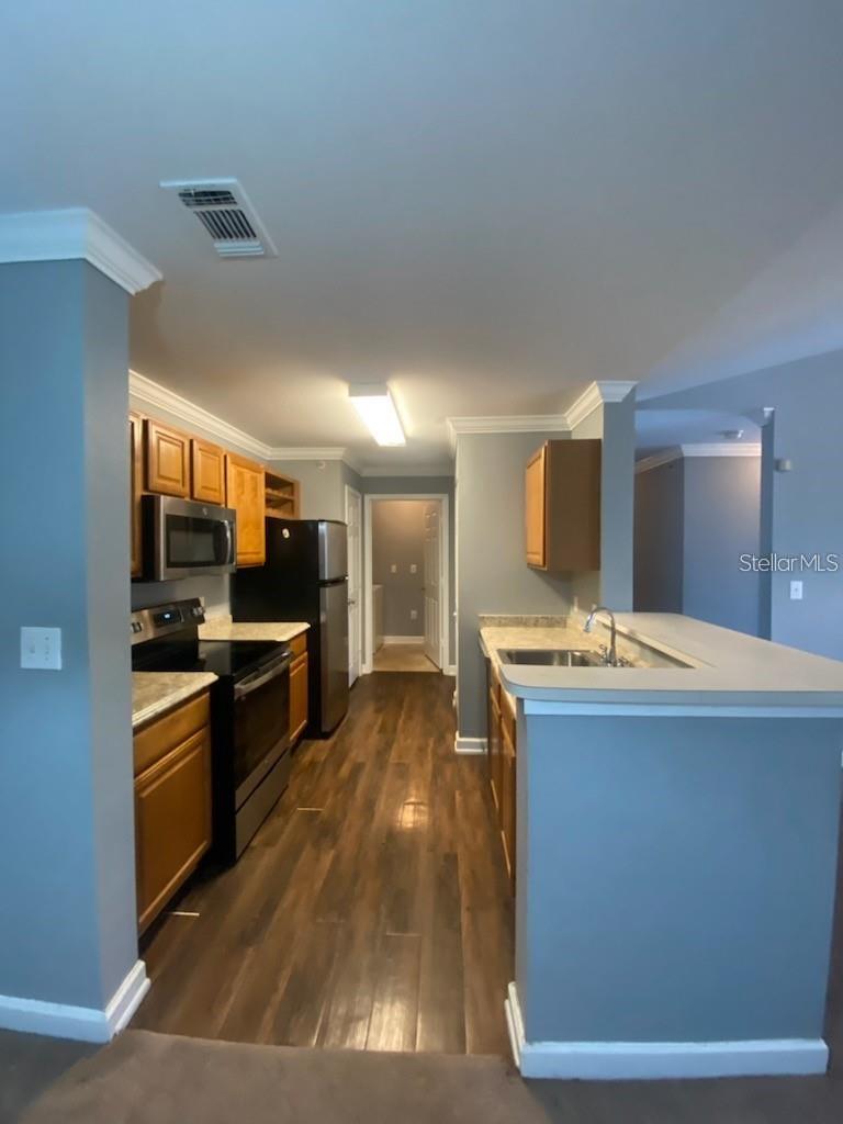 EQUESTRIAN PARC AT HIGHWOODS P - Residential Lease