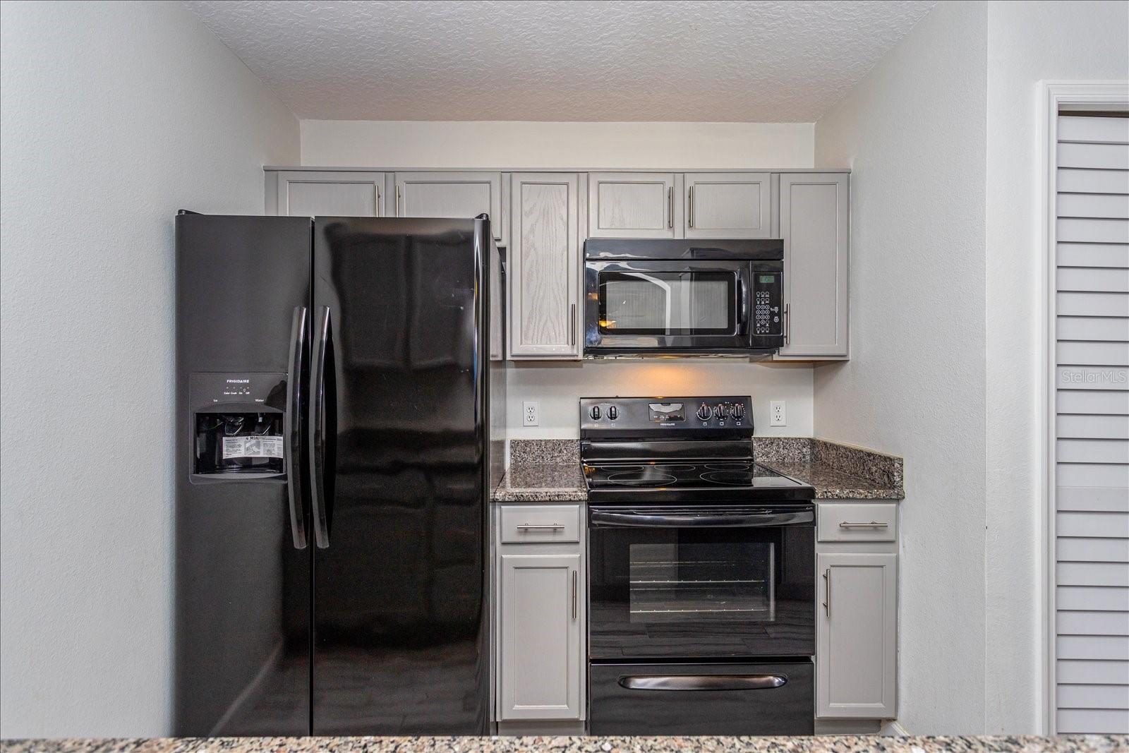 OASIS 02 CONDO PH 02 - Residential Lease