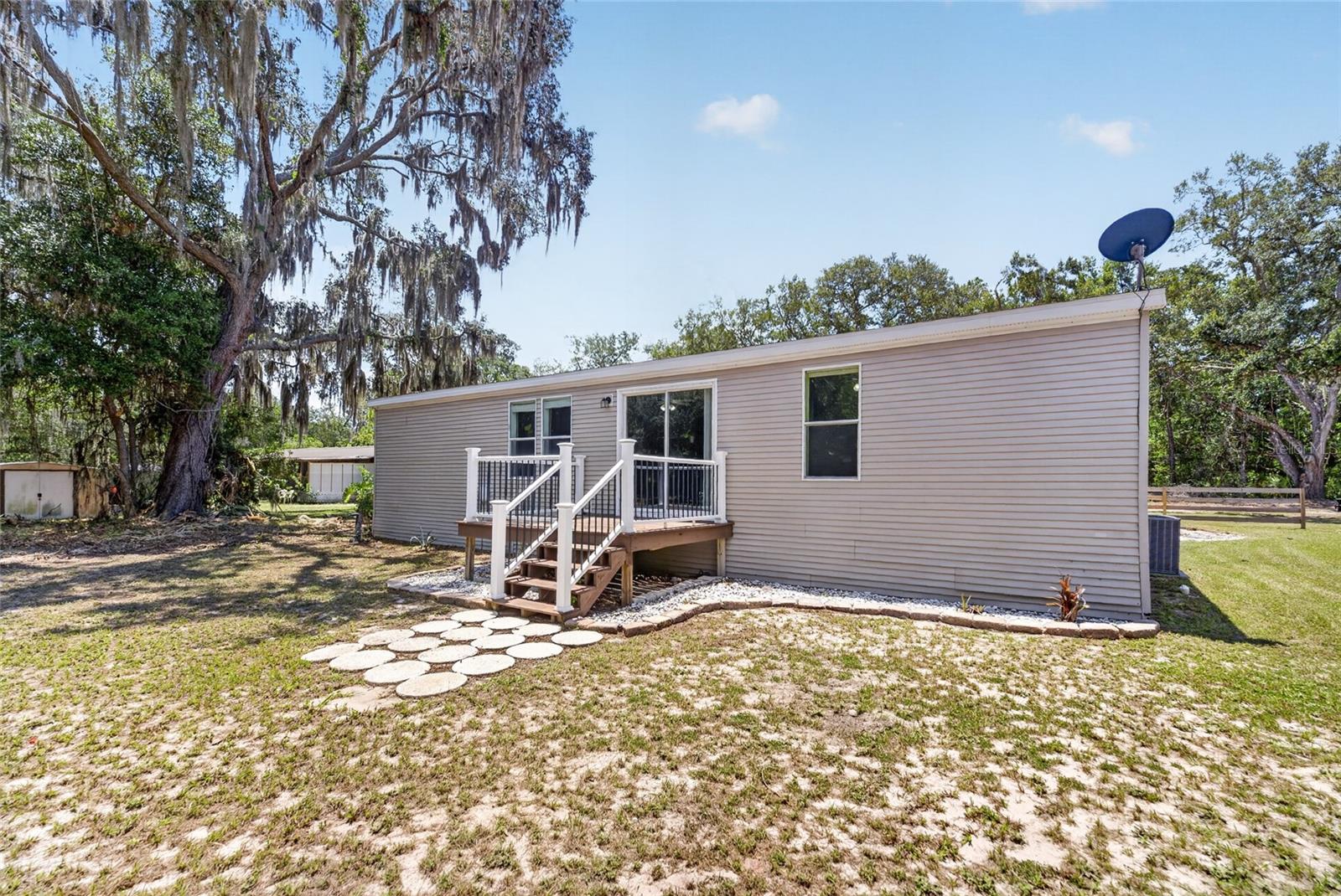 FRUITLAND PARK - Residential