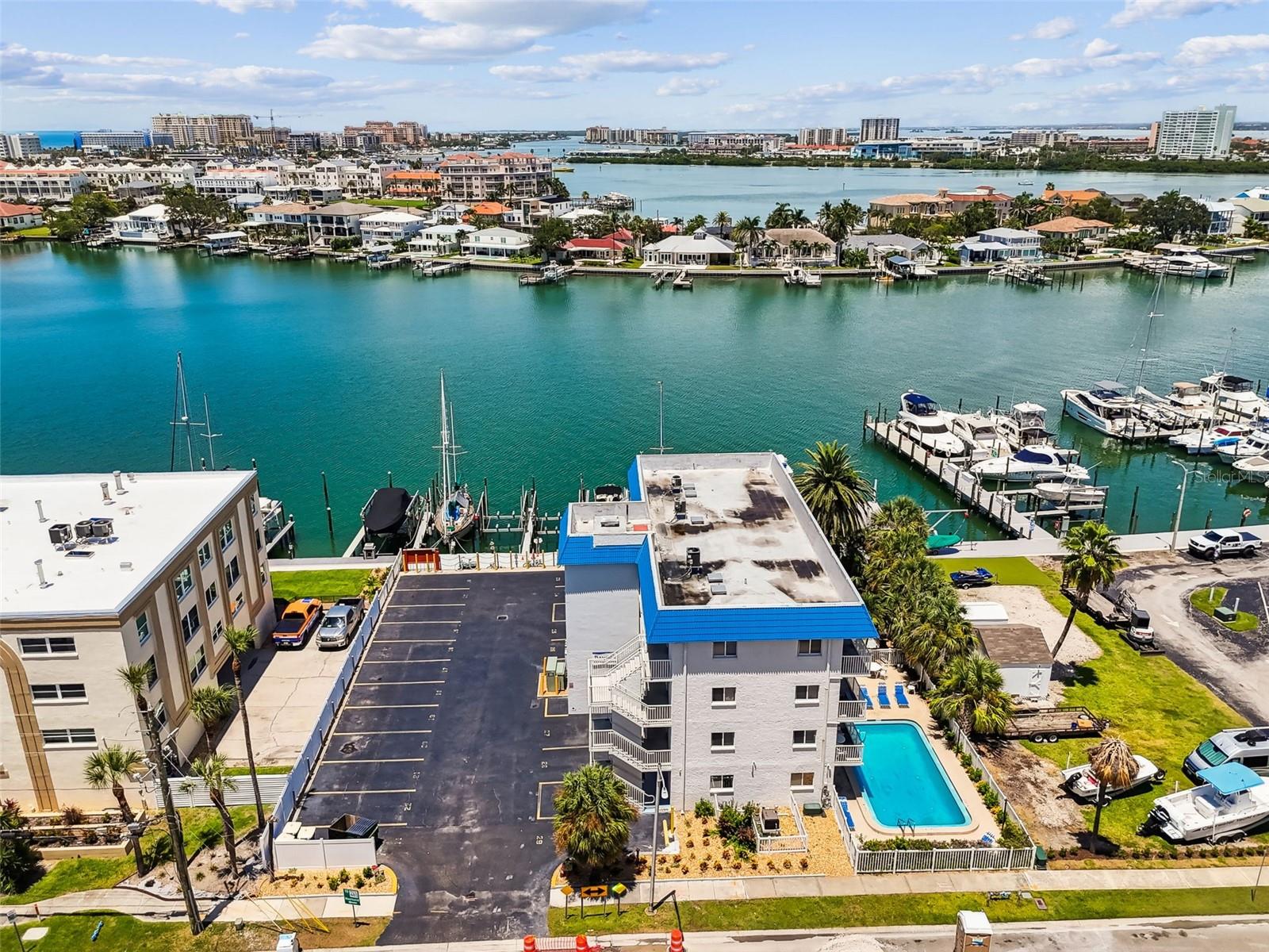 BAYSIDE CONDO - Residential