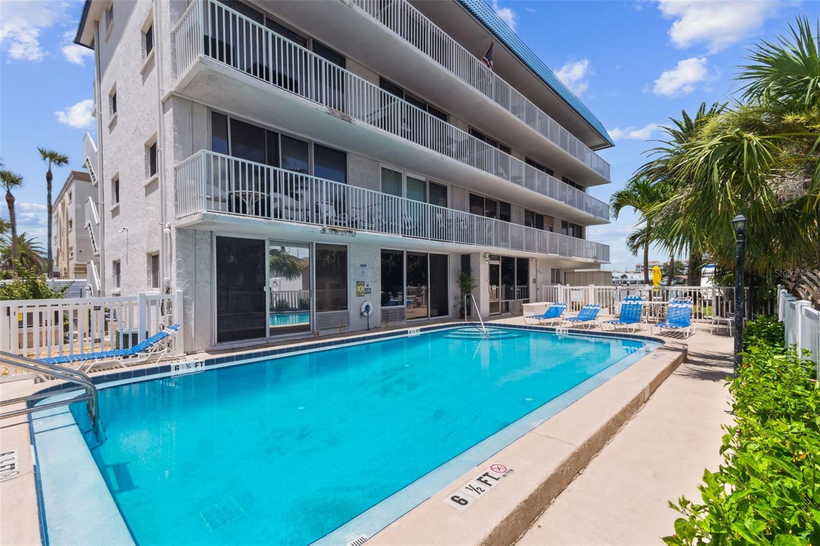 BAYSIDE CONDO - Residential