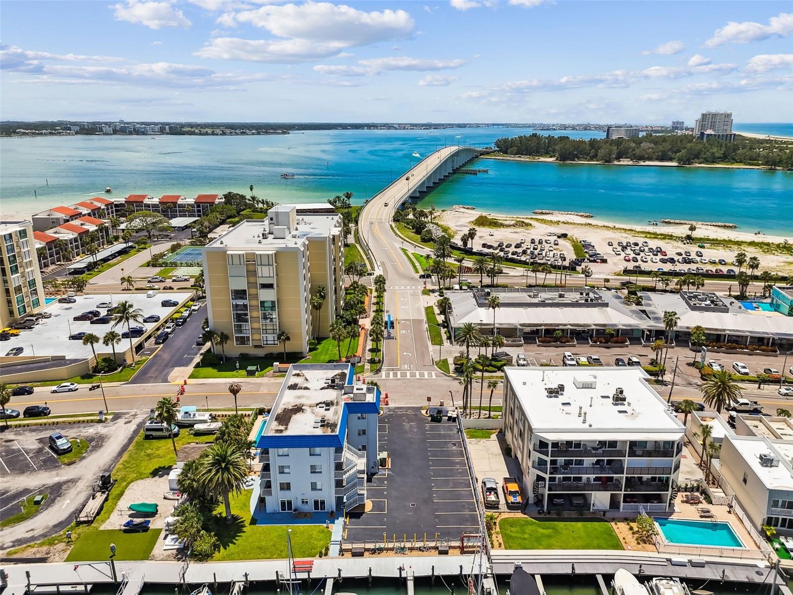 BAYSIDE CONDO - Residential