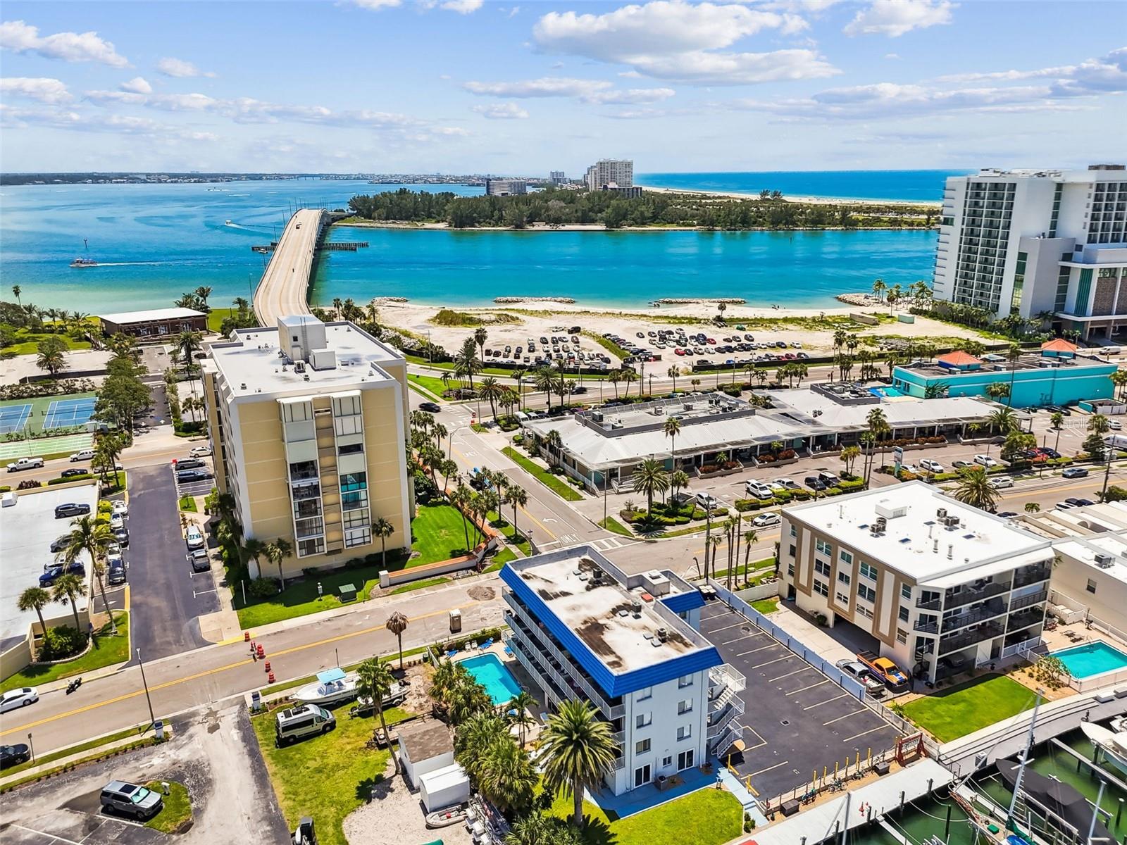 BAYSIDE CONDO - Residential