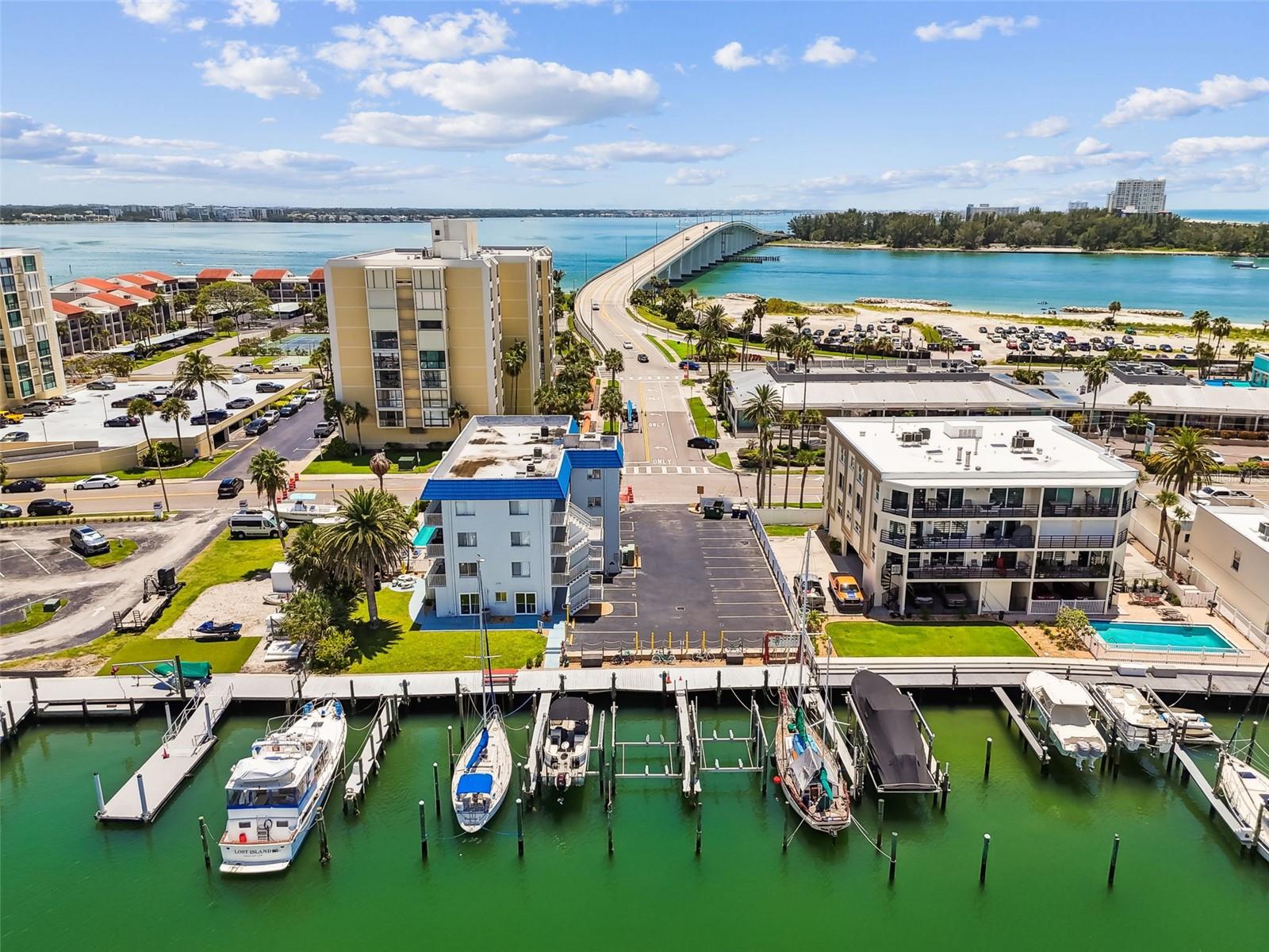 BAYSIDE CONDO - Residential