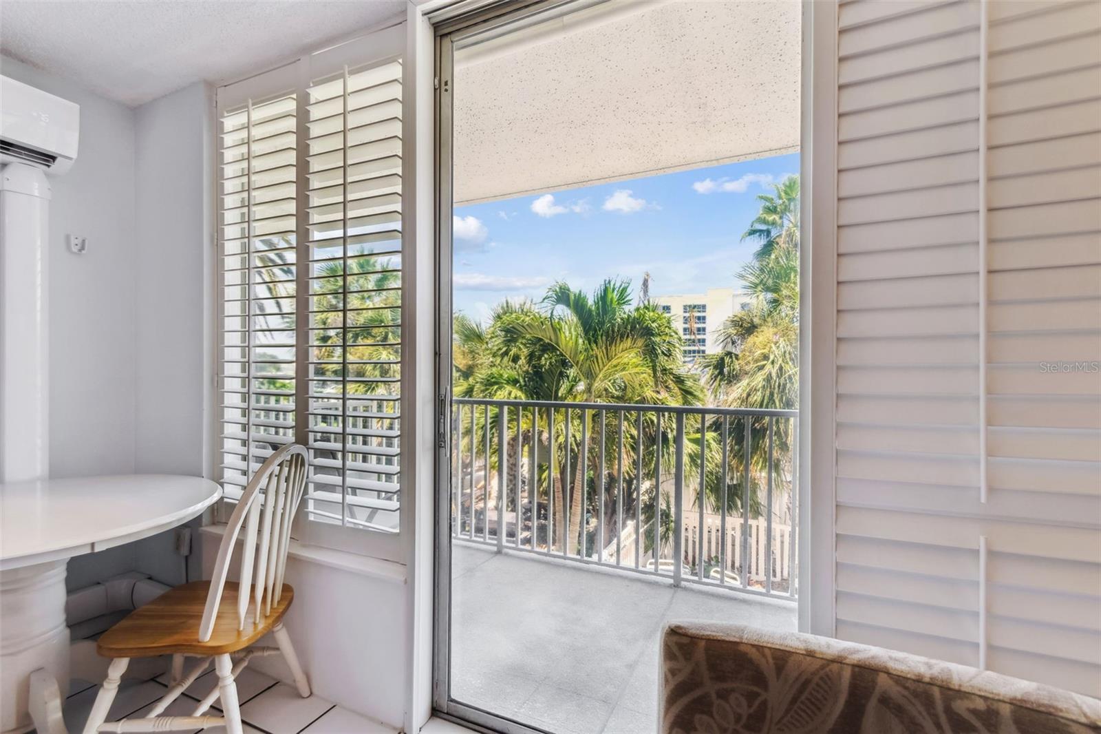 BAYSIDE CONDO - Residential