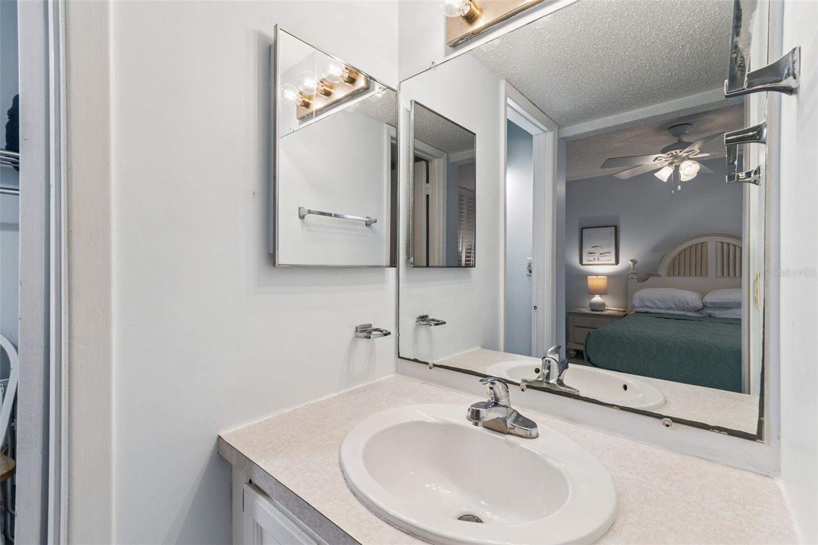 BAYSIDE CONDO - Residential