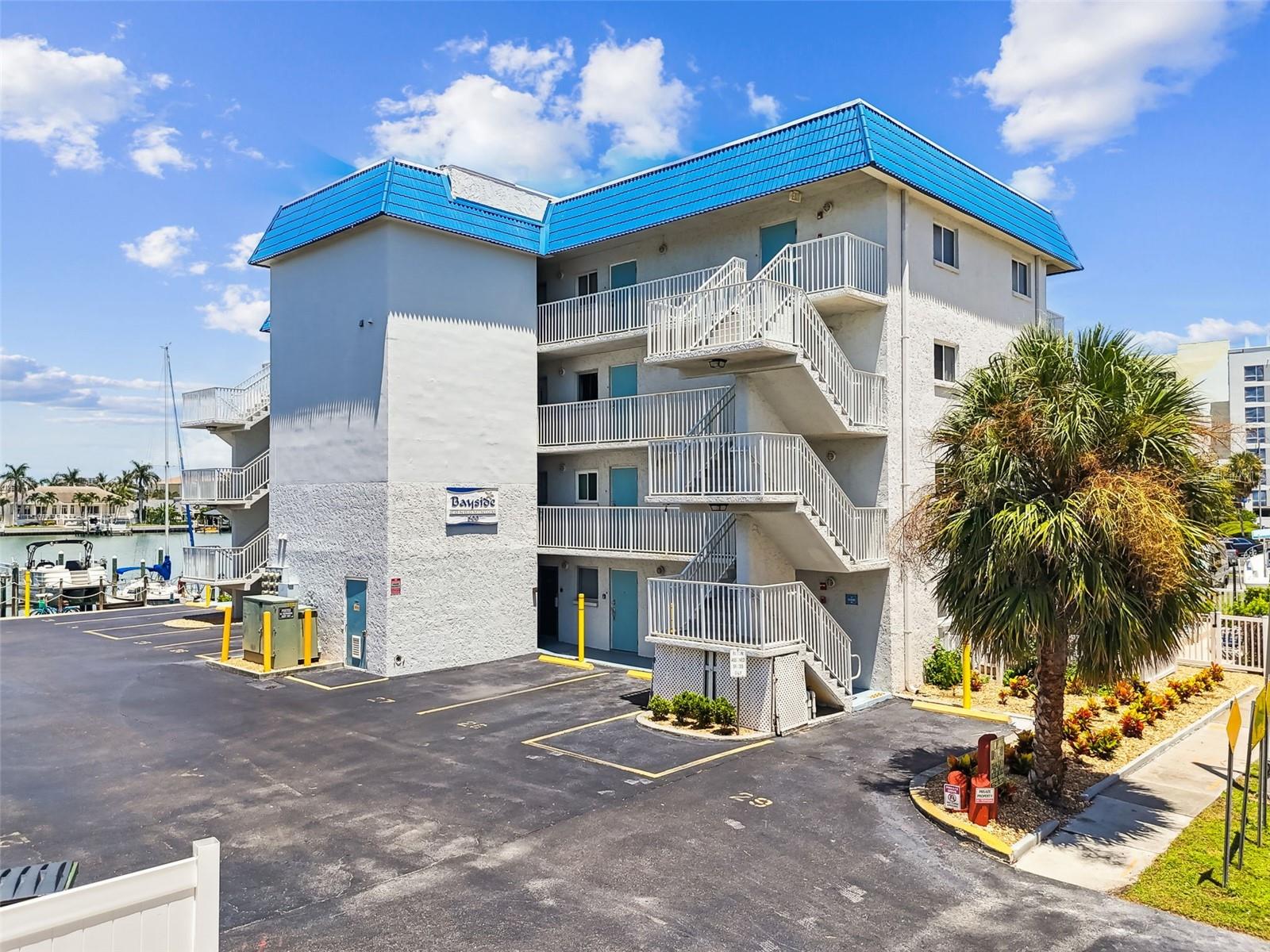 BAYSIDE CONDO - Residential