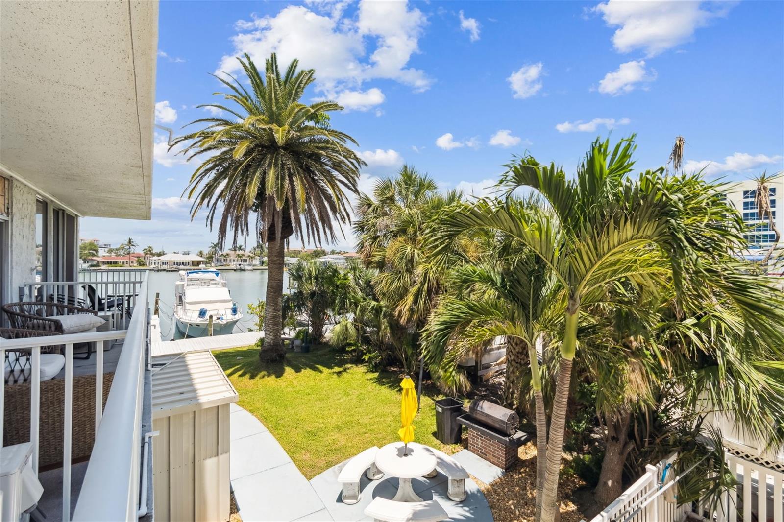 BAYSIDE CONDO - Residential