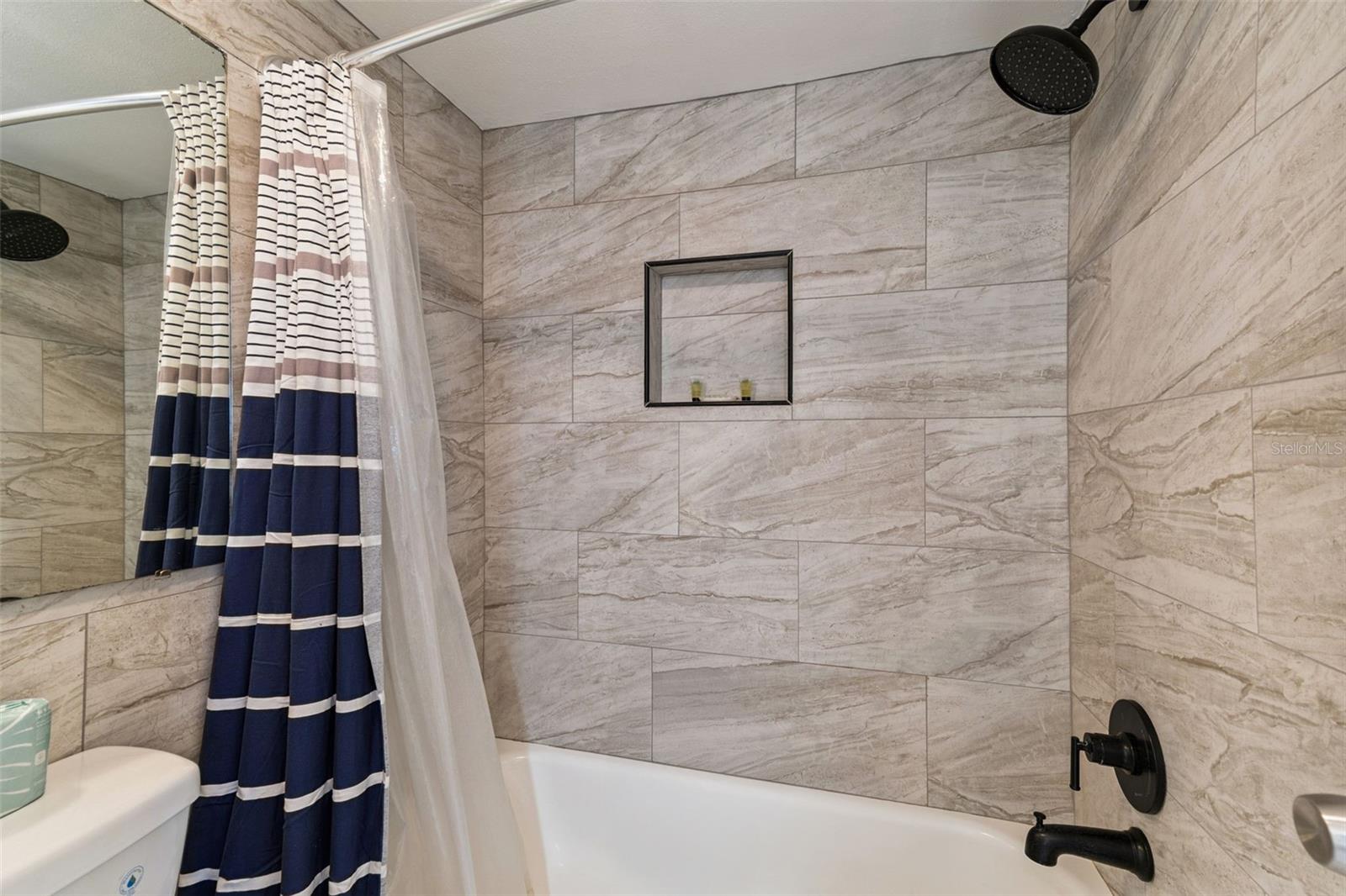 BAYSIDE CONDO - Residential