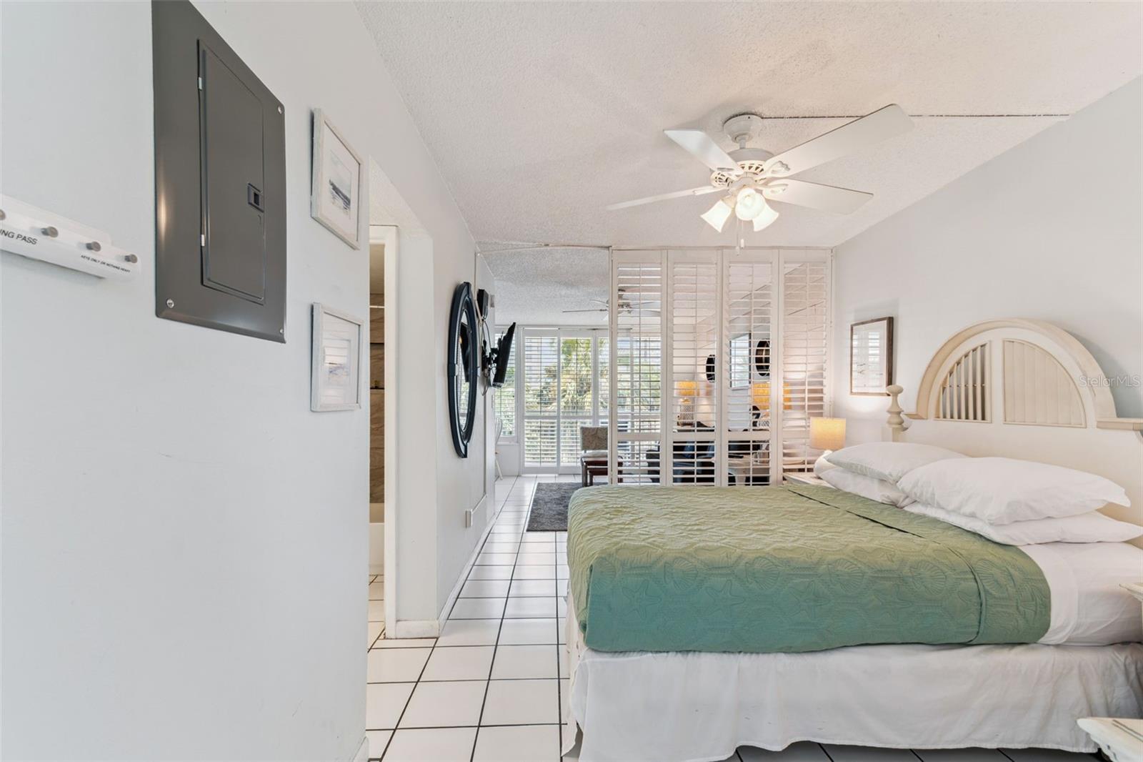 BAYSIDE CONDO - Residential