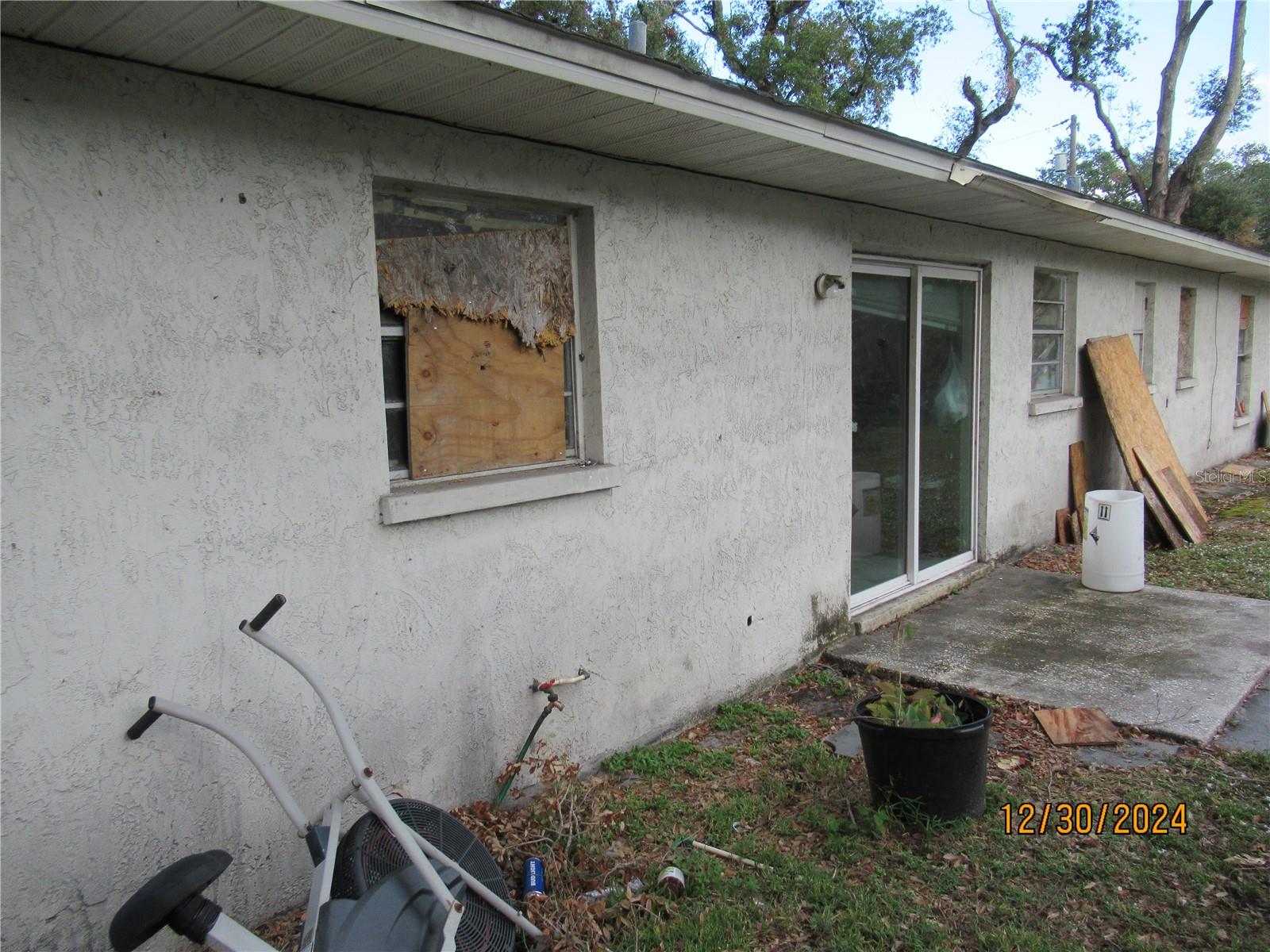 LEES ADD TO MANATEE - Residential