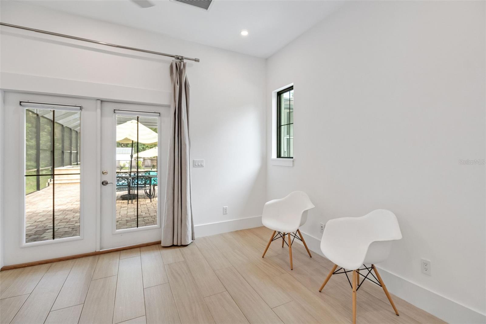 HARRIS PARK - Residential