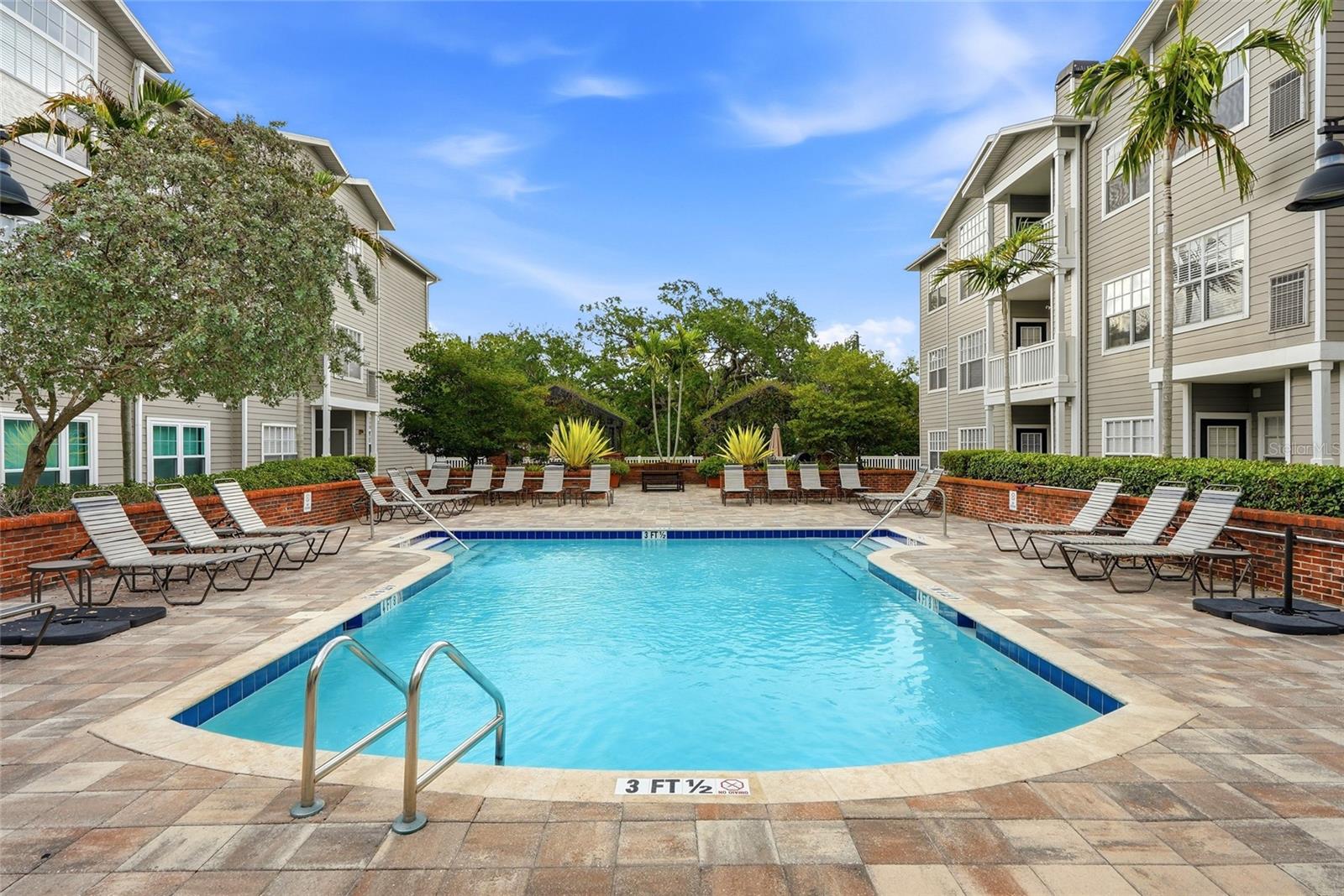 HYDE PARK WALK A CONDO - Residential