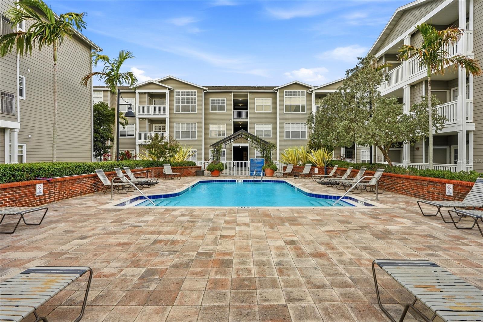 HYDE PARK WALK A CONDO - Residential