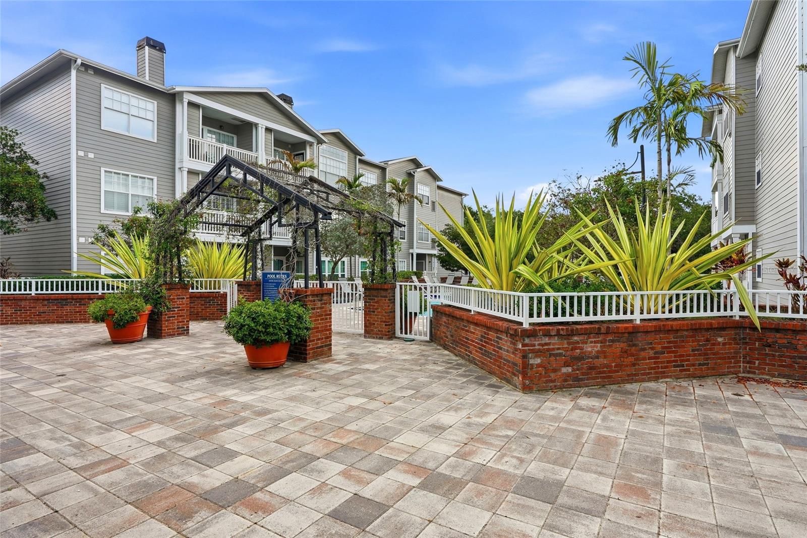 HYDE PARK WALK A CONDO - Residential