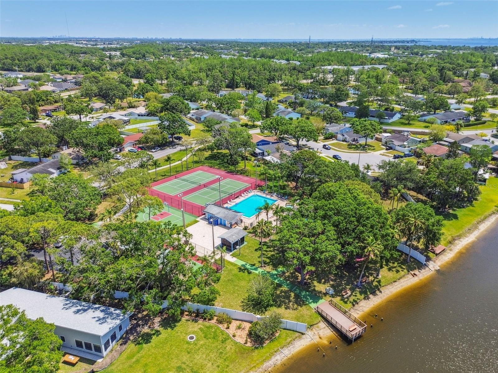 GARDENS FOREST LAKES - Residential