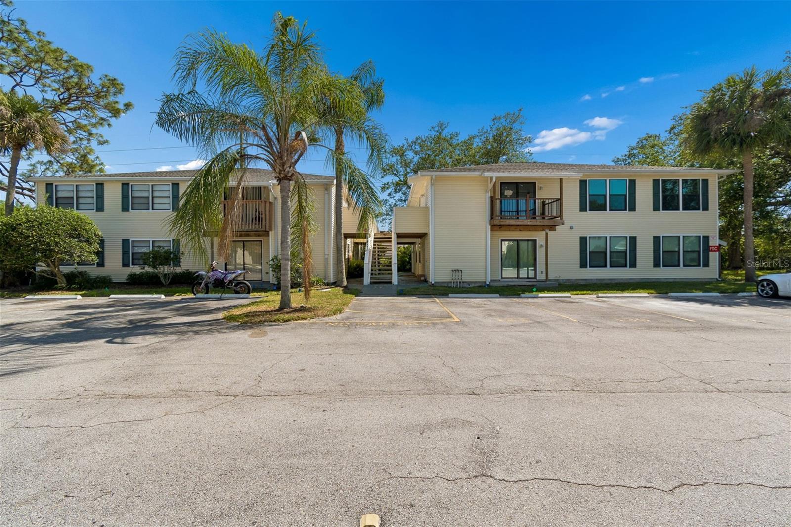 GARDENS FOREST LAKES - Residential