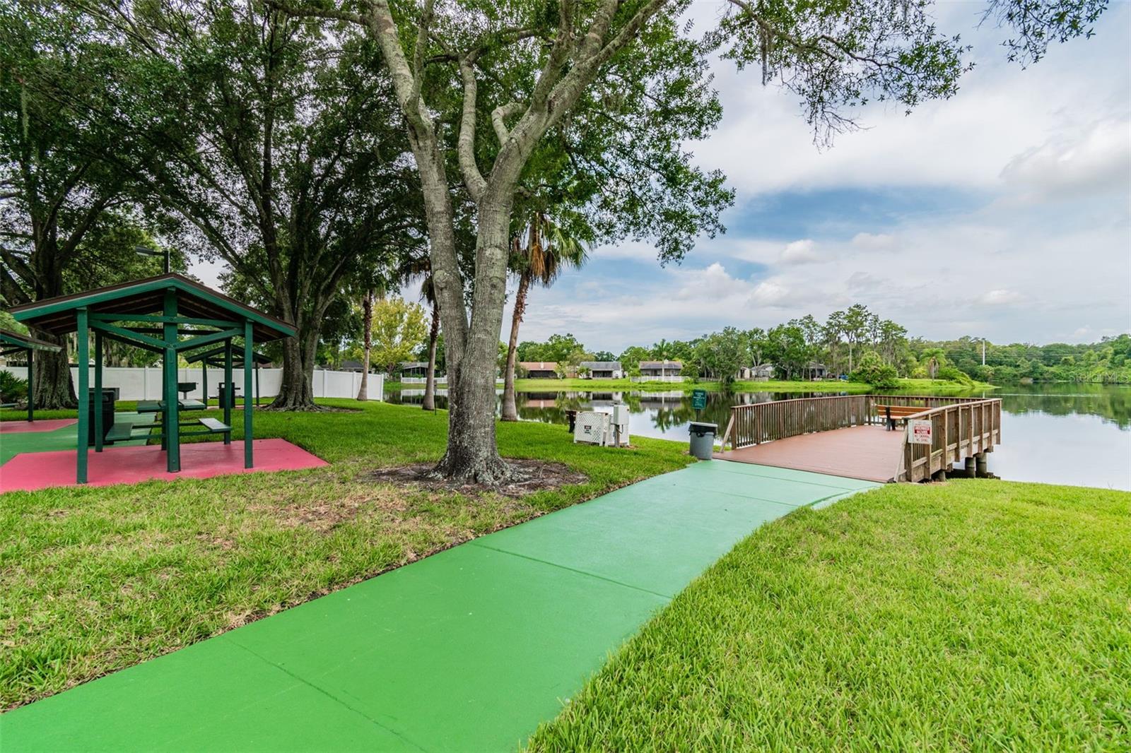 GARDENS FOREST LAKES - Residential