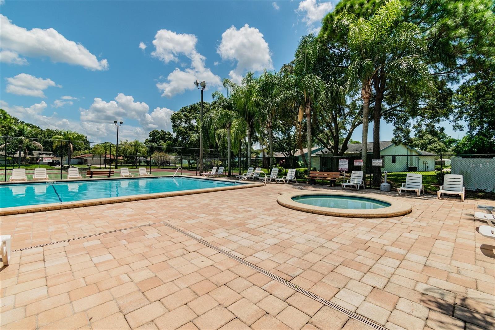 GARDENS FOREST LAKES - Residential