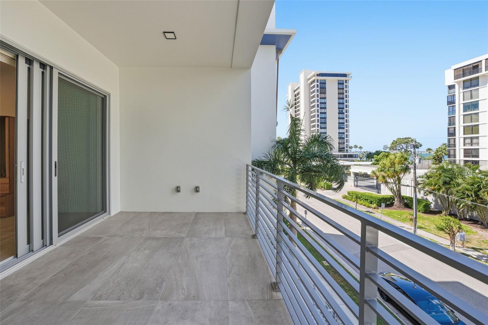 7 ONE ONE PALM - Residential