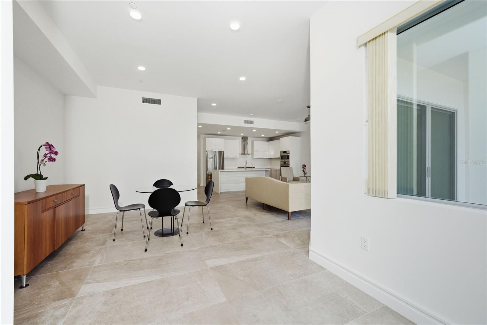 7 ONE ONE PALM - Residential