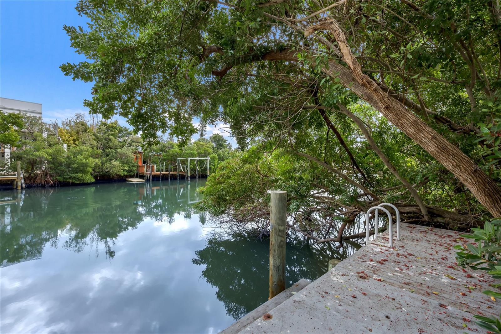 LUANA ISLES - Residential