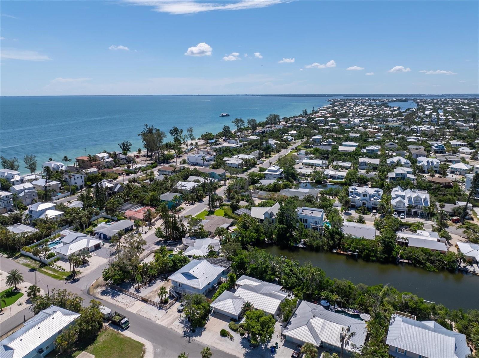 LUANA ISLES - Residential