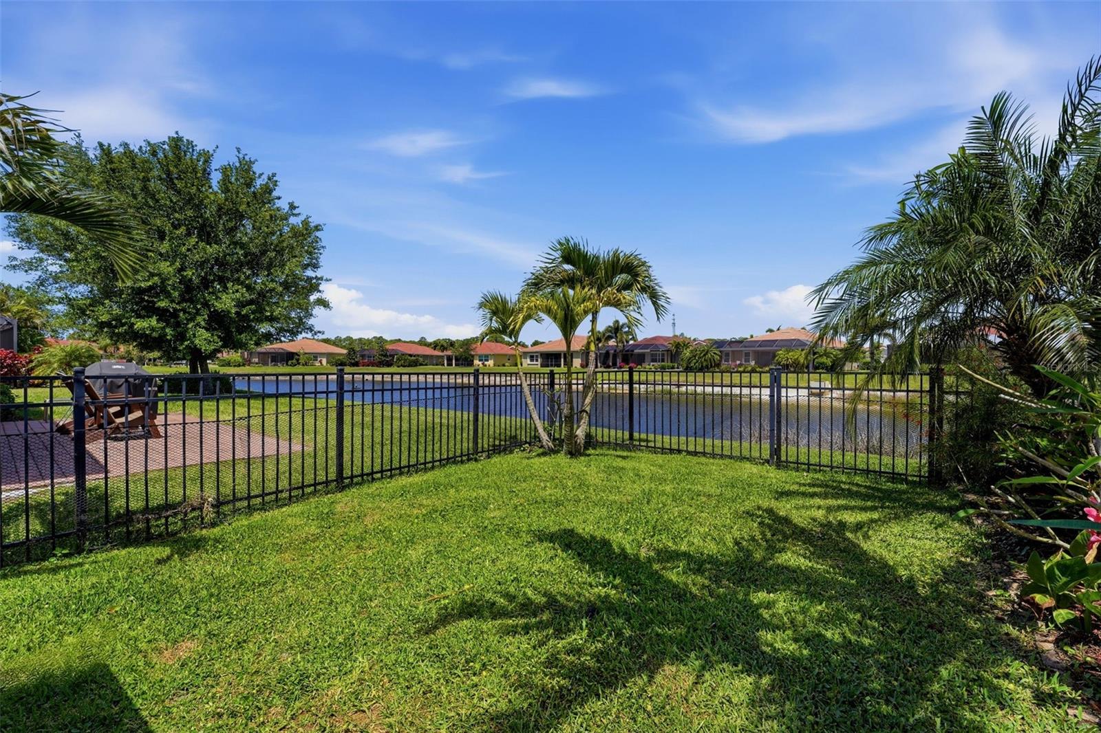 CARIBBEAN VILLAGE - Residential