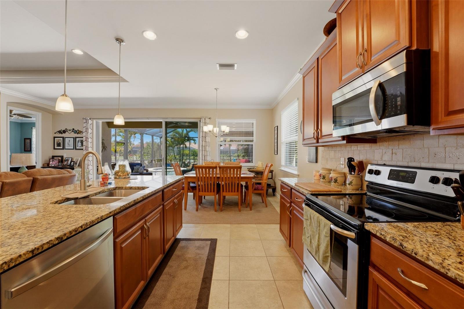 CARIBBEAN VILLAGE - Residential