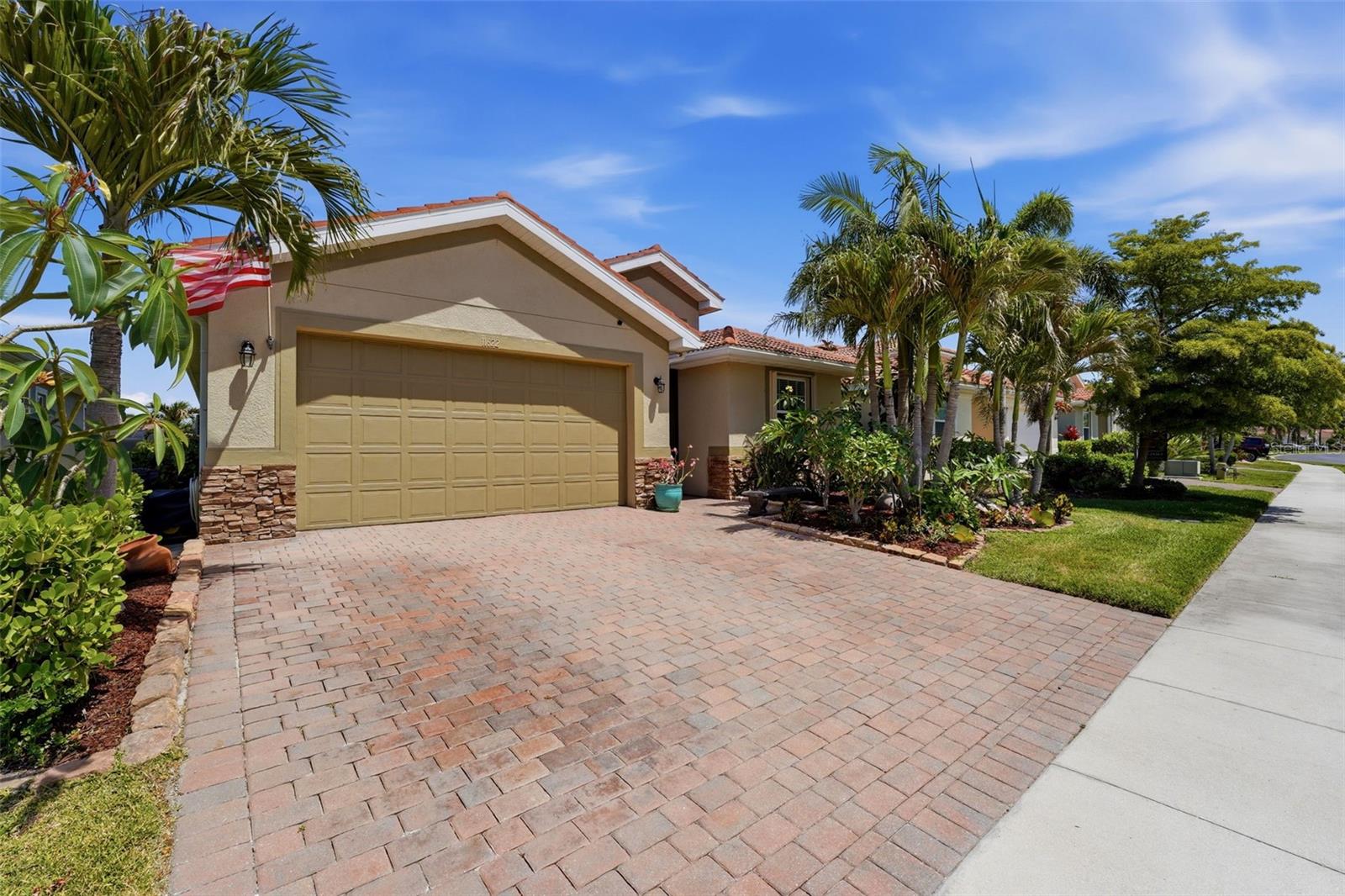 CARIBBEAN VILLAGE - Residential
