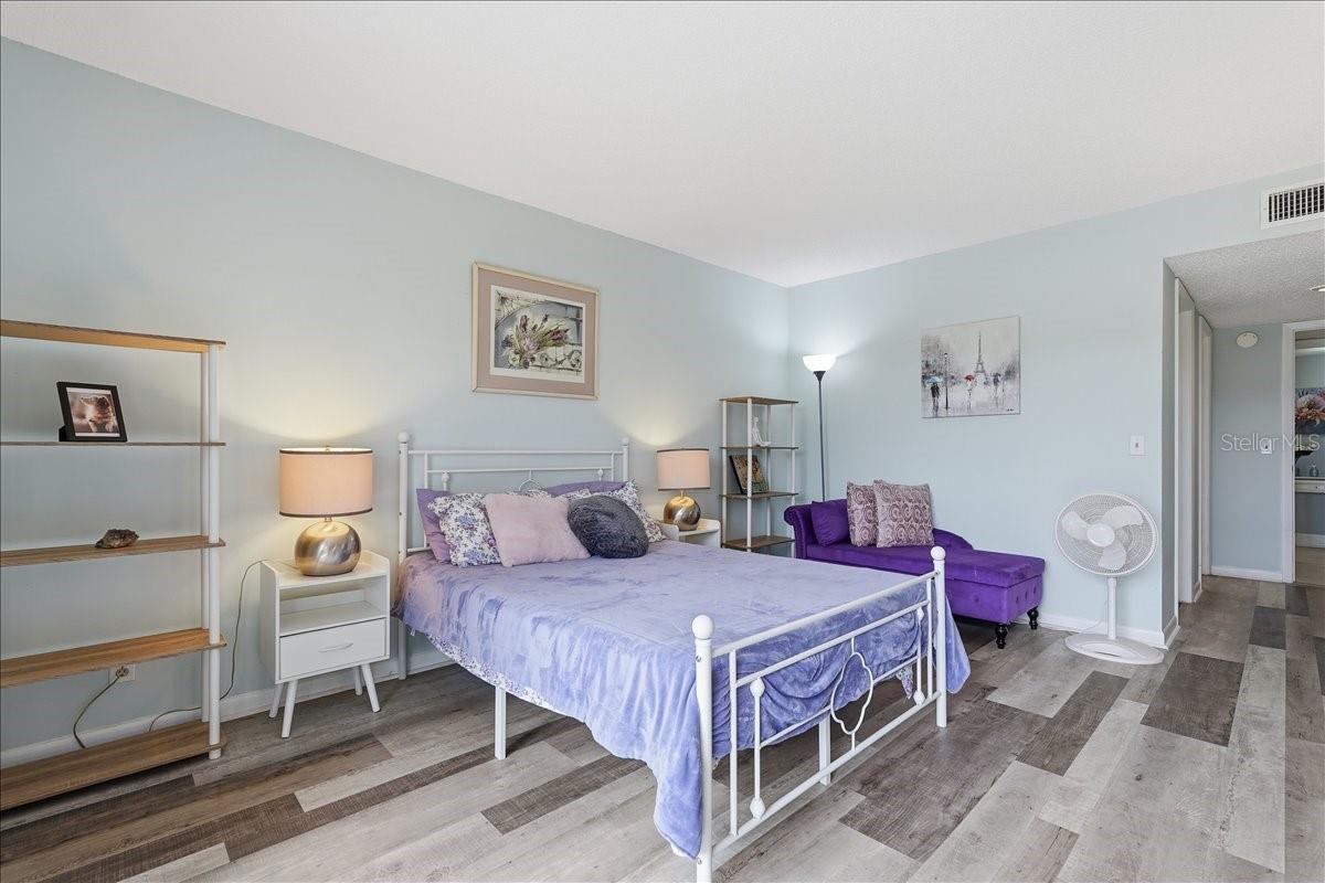 MARINER VILLAGE NORTHWEST CONDO - Residential