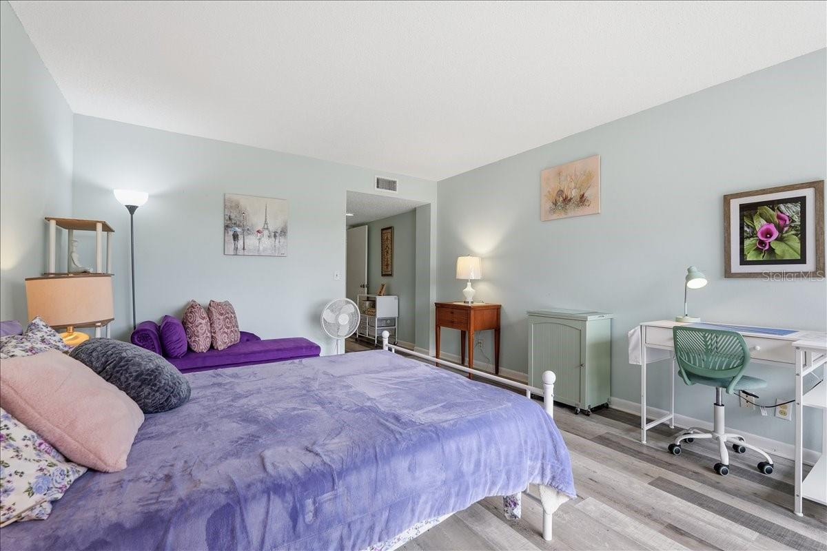 MARINER VILLAGE NORTHWEST CONDO - Residential