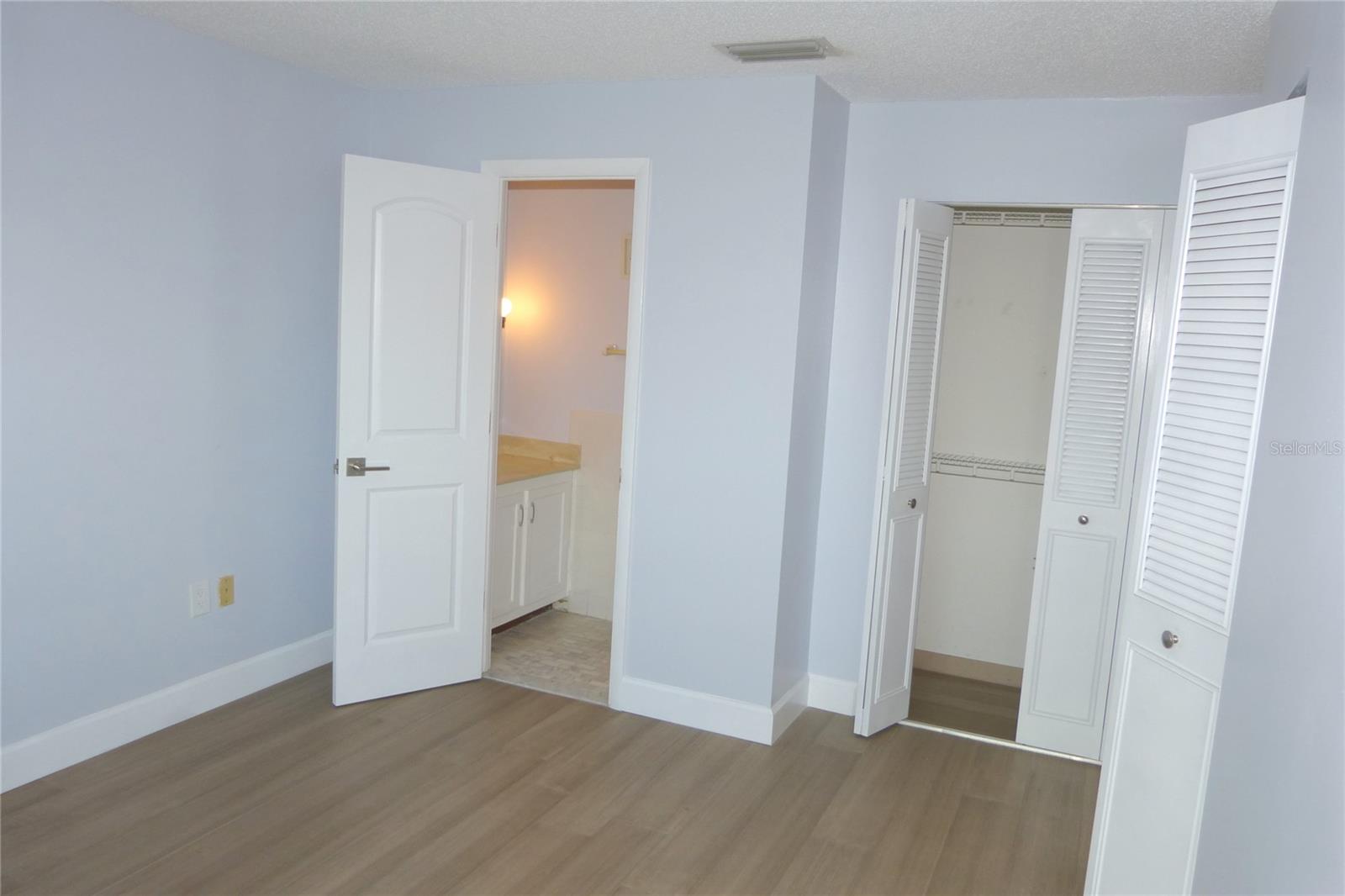 MEDITERRANEAN MANORS - Residential Lease